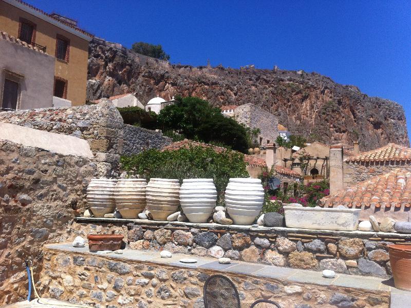 Goulas Traditional 2*